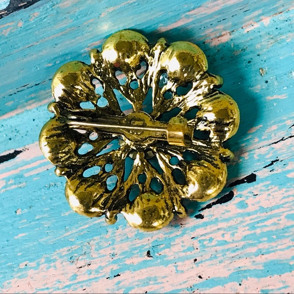 Vintage Inspired Gramacore Style Purple & Gold-Tone Crystal Brooch Pin - Picture 4 of 4